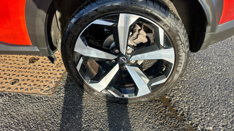 Nissan Juke 1.0 DiG-T 114 Tekna 5dr Petrol Hatchback